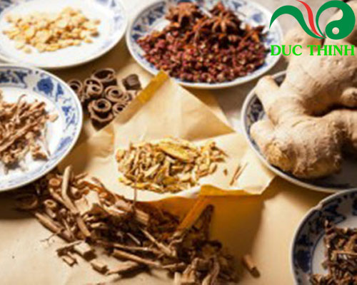 Bài thuốc bổ khí giúp đen tóc đẹp da